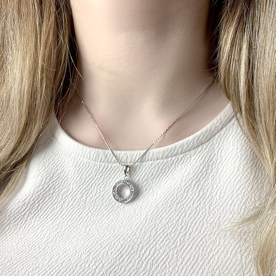 Silver pendant with phianites