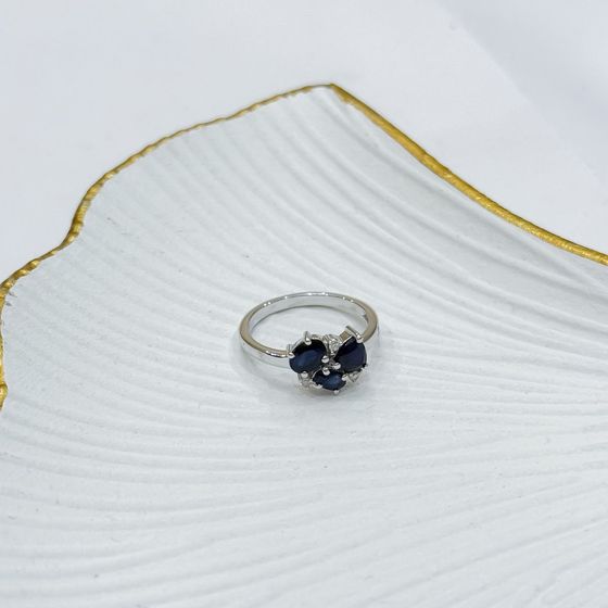 Silver ring with sapphire 1.548ct
