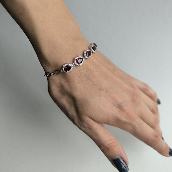 Серебряный браслет с гранатом 5.559ct