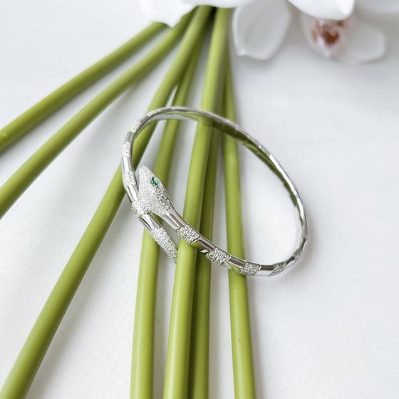 Silver bracelet with phianites