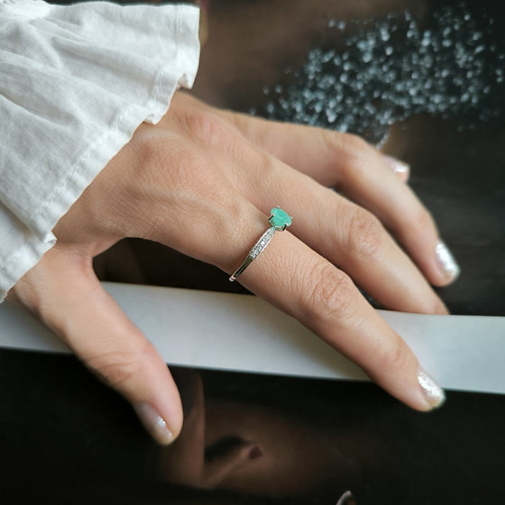 Серебряное кольцо с изумрудом 1.156ct