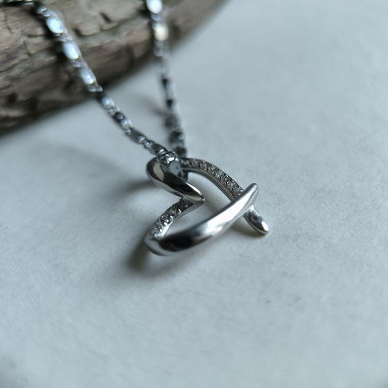 Срібна підвіска з фіанітами