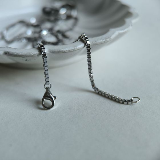 Silver necklace without stones