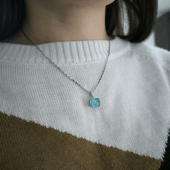 Silver pendant with phianites