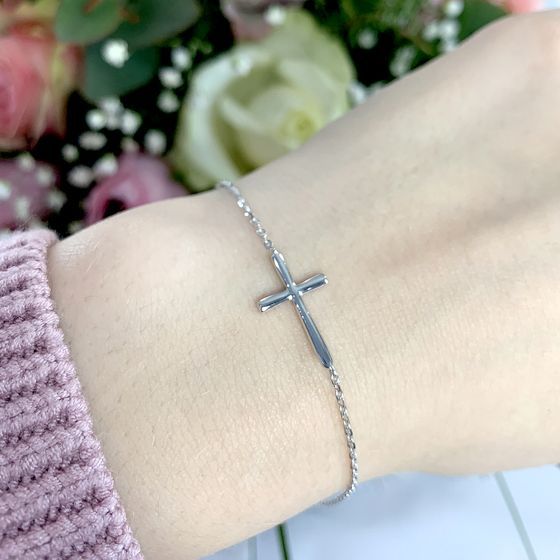 Silver bracelet without stones
