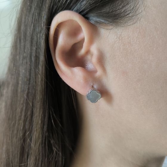 Silver earrings with mother-of-pearl