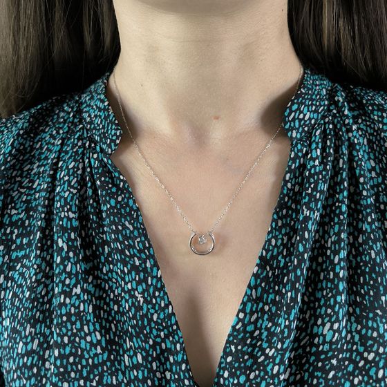 Silver necklace with phianites