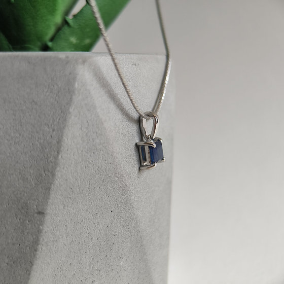 Серебряная подвеска с сапфиром 1.785ct