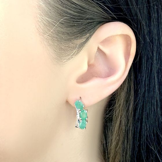 Sterling silver earrings with emerald 2.504ct