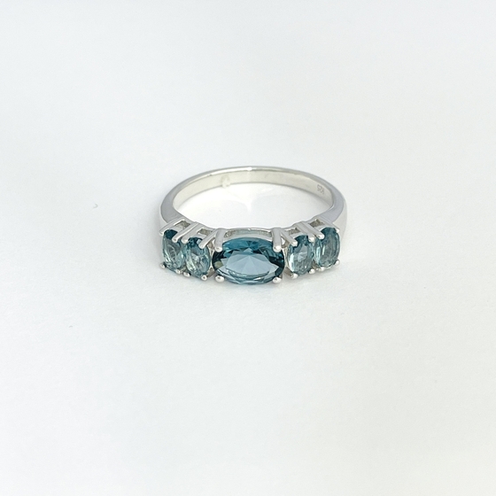 Серебряное кольцо с топазом Лондон Блю 0.825ct