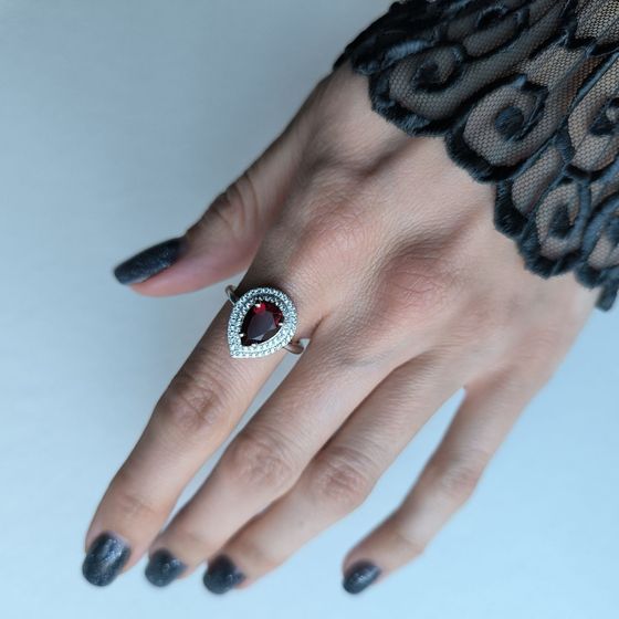 Серебряное кольцо с гранатом 2.18ct