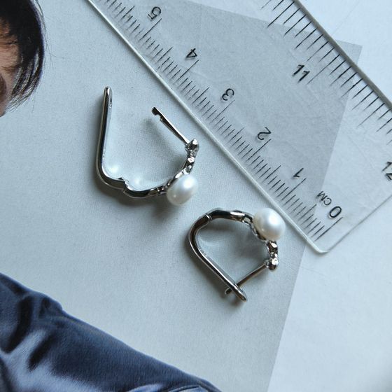 Срібні сережки з перлами