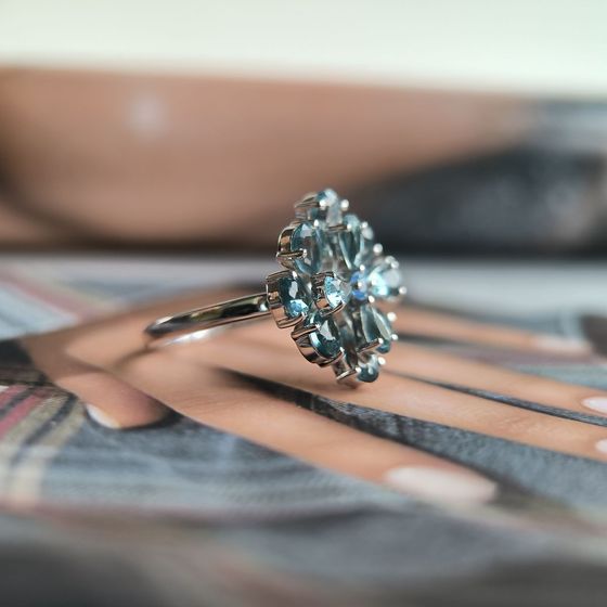 Срібна каблучка з топазом «Лондон Блю», топазом