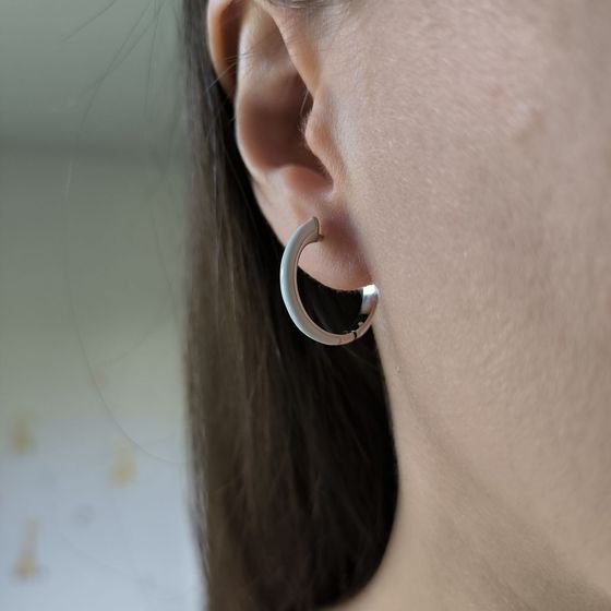 Срібні сережки з фіанітами, емаллю