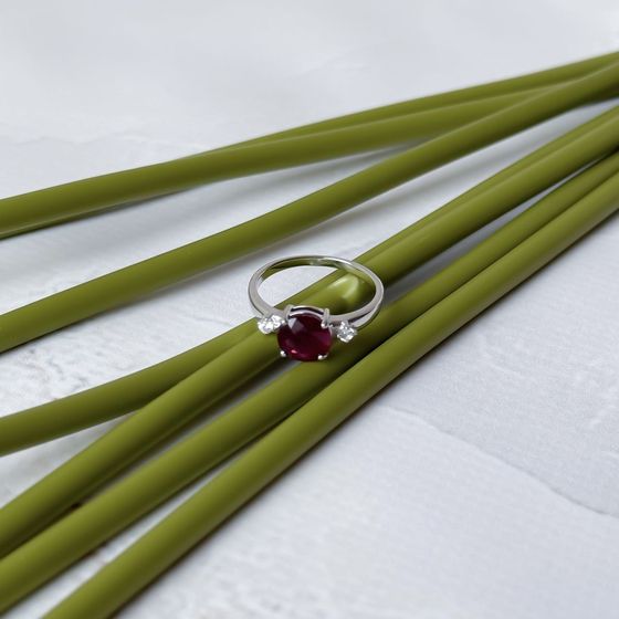 Silver ring with a 2.963ct ruby and cubic zirconia