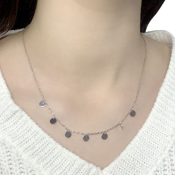 Silver necklace without stones