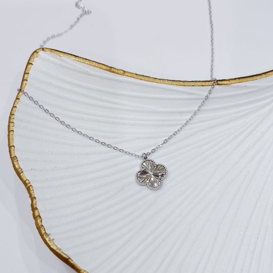 Silver necklace without stones