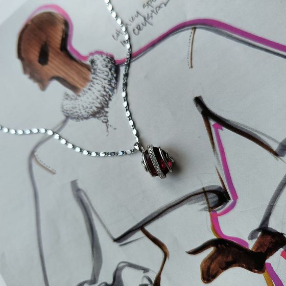 Срібна підвіска з гранатом 3.993ct