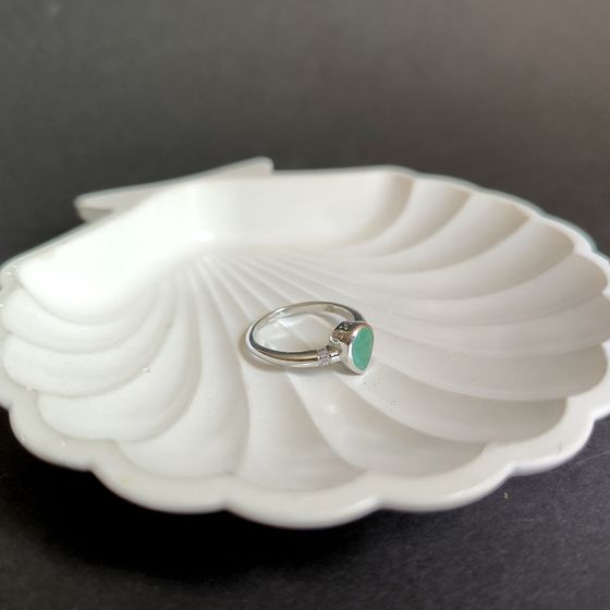 Срібна каблучка зі смарагдом 1.107ct, фіанітами