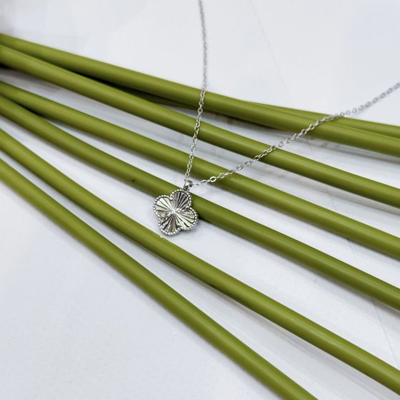 Silver necklace without stones