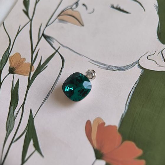 Срібна підвіска з фіанітами