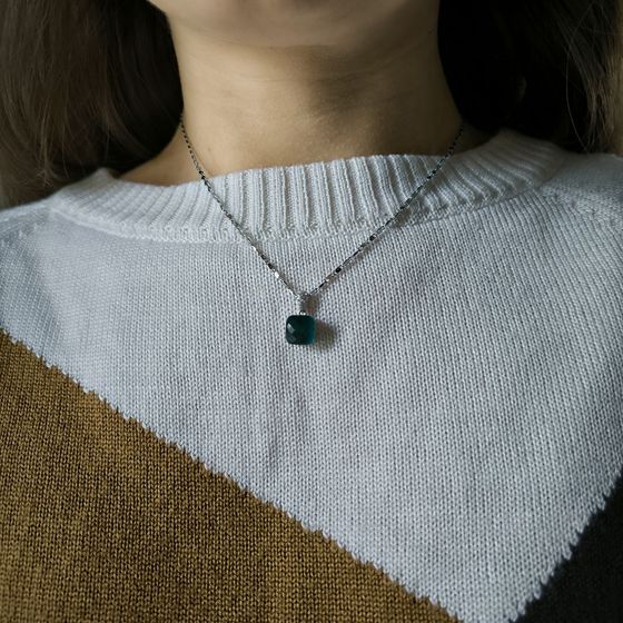 Silver pendant with phianites