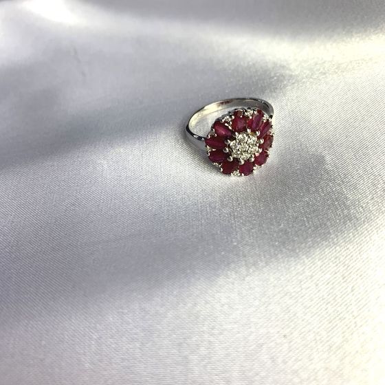 Серебряное кольцо с рубином 3.93ct