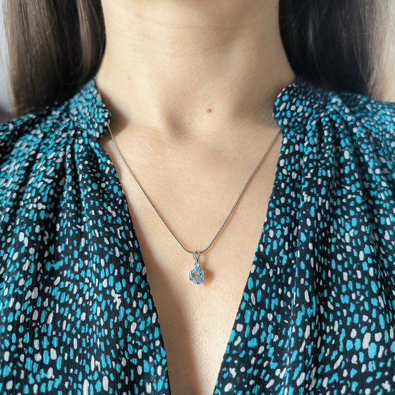 Срібна підвіска з топазом 1,442 карата