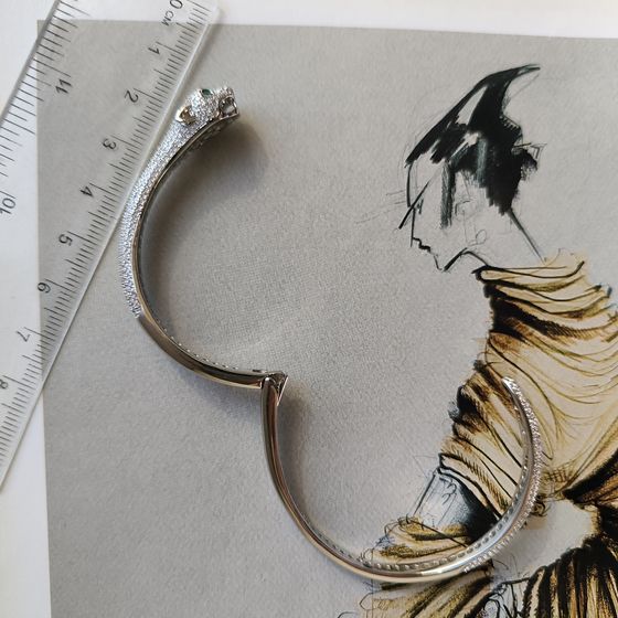 Silver bracelet with phianites