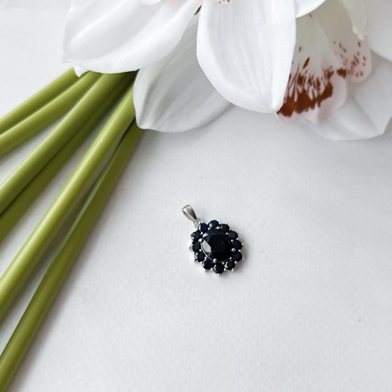 Срібна підвіска з сапфіром 5,58 карата