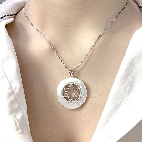 Silver pendant with mother-of-pearl, phianites