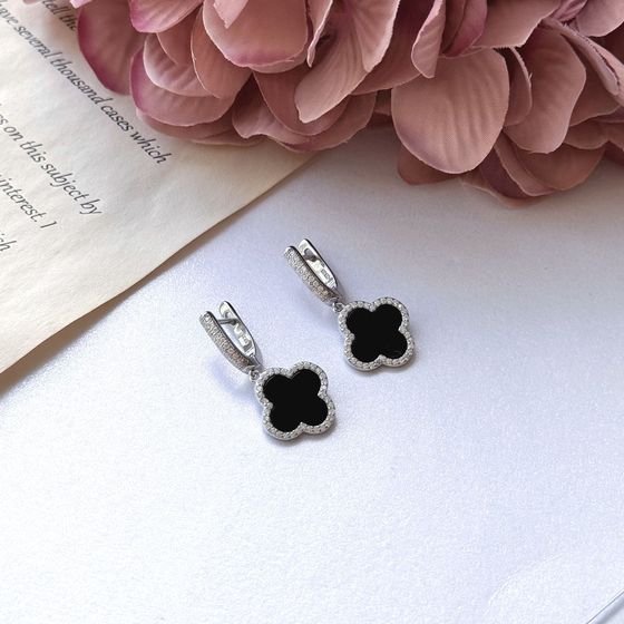 Срібні сережки з оніксом, фіанітами