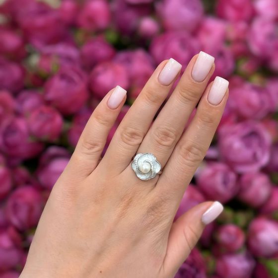 Silver ring with pearls, mother-of-pearl