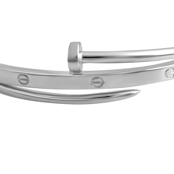 Silver bracelet without stones