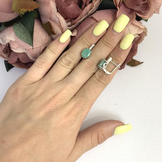 Срібні сережки зі смарагдом 3,783 карата та фіанітами