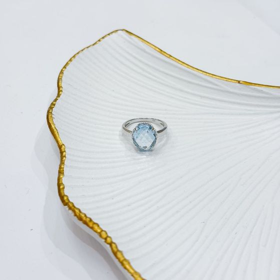 Срібна каблучка з топазом 5,442 карата