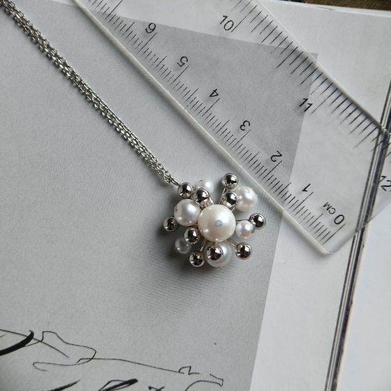 Silver necklace with pearls