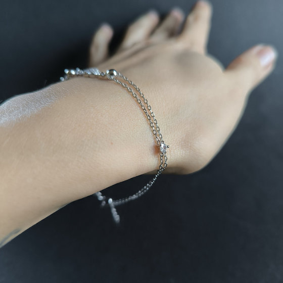Silver bracelet with cubic zirconia
