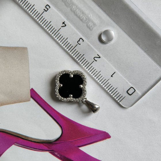 Silver pendant with onyx and cubic zirconia