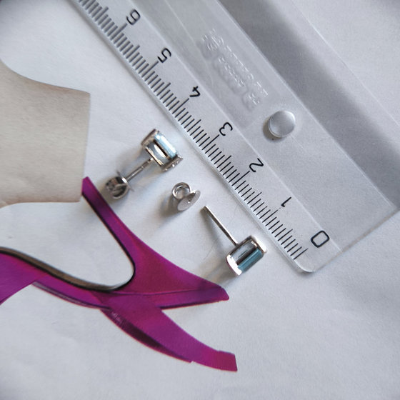 Срібні сережки з топазом 2,438 карата