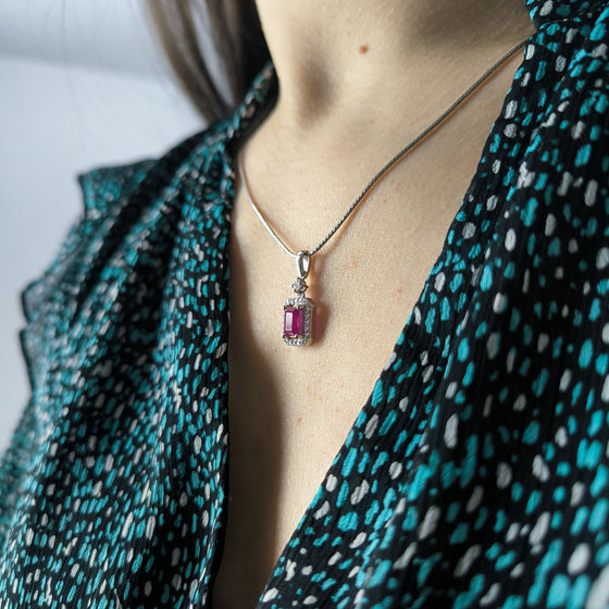 Silver pendant with 1.871ct ruby and cubic zirconia