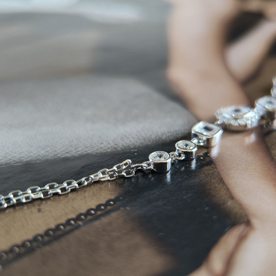 Silver bracelet with cubic zirconia