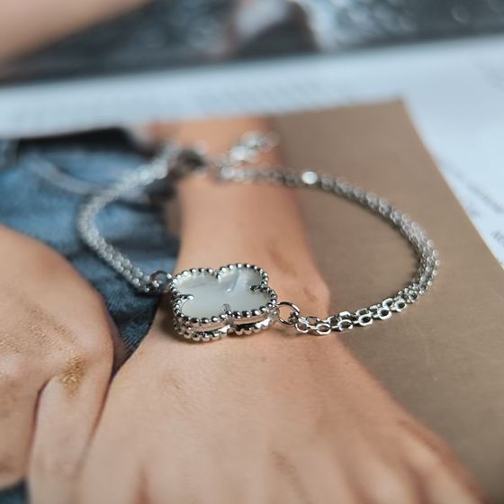 Silver bracelet with mother-of-pearl