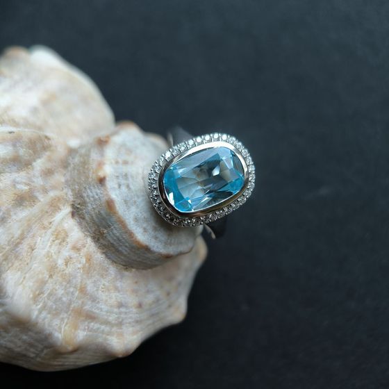 Срібна каблучка з топазом 4.81ct