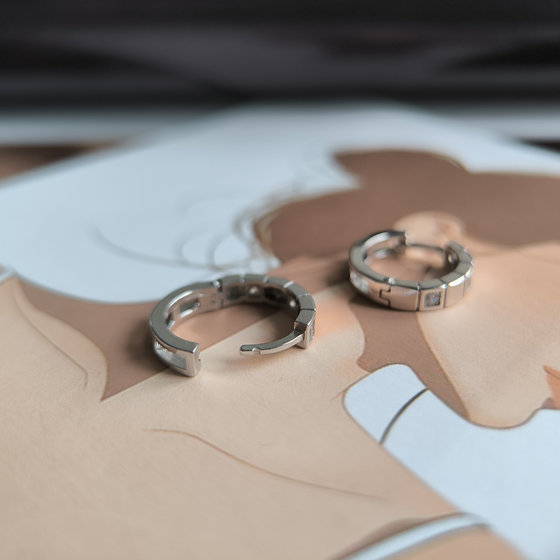 Срібні сережки з фіанітами 0.12ct