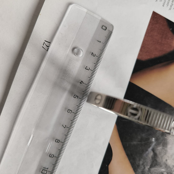 Silver bracelet without stones