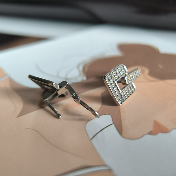 Срібні сережки з фіанітами