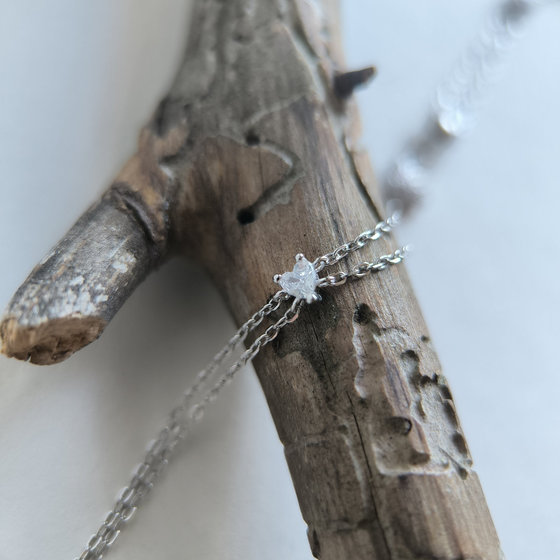 Silver bracelet with cubic zirconia