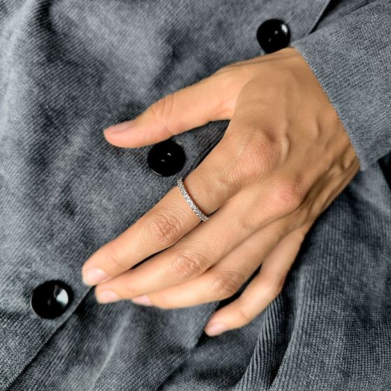 Срібна каблучка з фіанітами