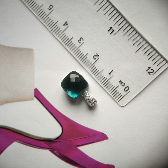 Срібна підвіска з фіанітами